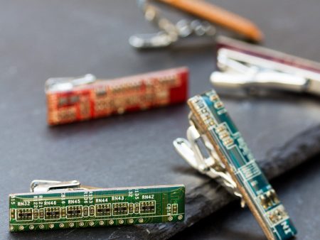 Short tie bar for a slim tie, made of circuit board Fashion