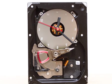 Clock for techie lover made of a recycled HDD Online now