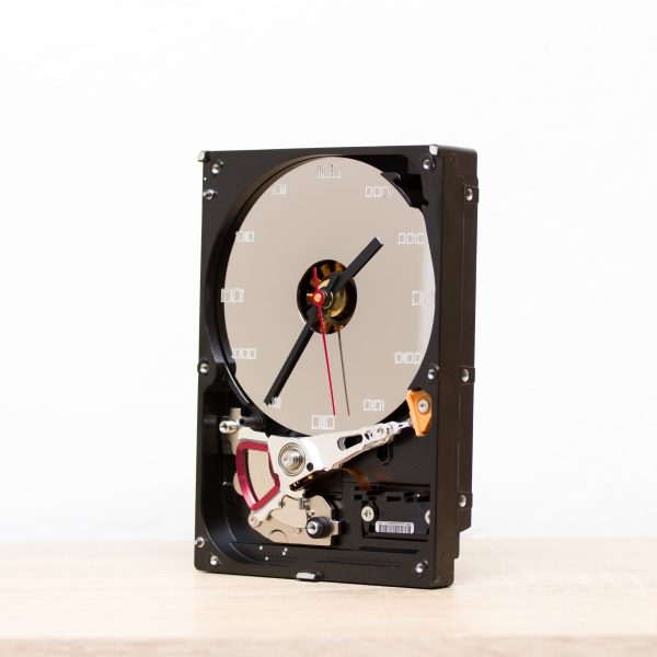 Desk clock made of recycled HDD drive Discount