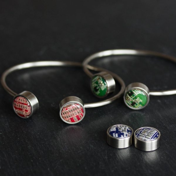 Bangle bracelet with interchangeable buttons Online Sale